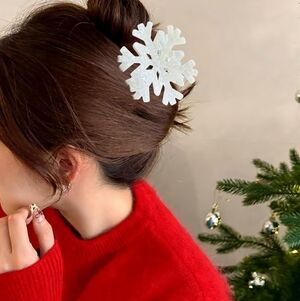Iridescent Snowflake Hair Claw Clip – Large Winter Holiday Accessory